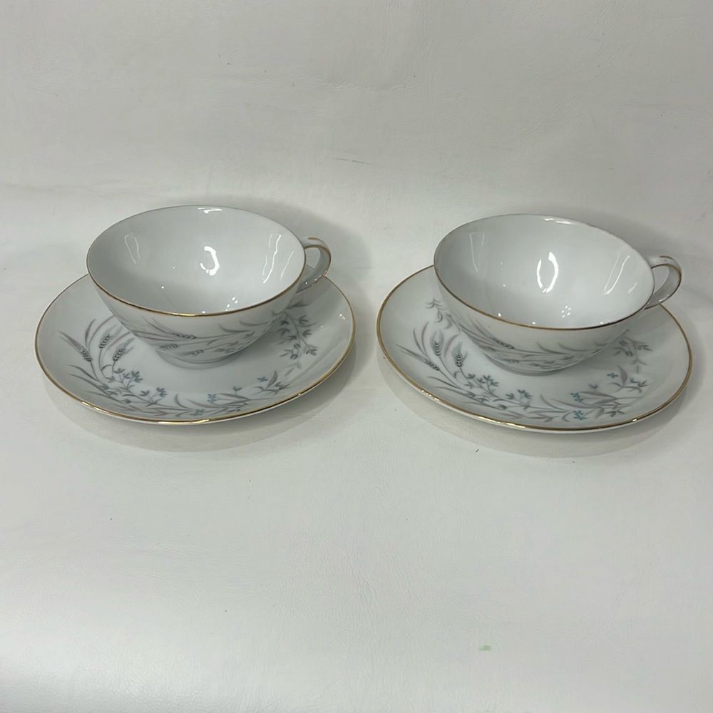 Wentworth Fine China Japan 2 Saucers 2-8 Oz Cups Gold White Pink Blue Tea Time